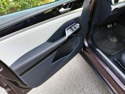 2022 Volkswagen ID.6 CROZZ Pro 84.8 kWh Brown Grey Family SUV Automatic 7-Seater