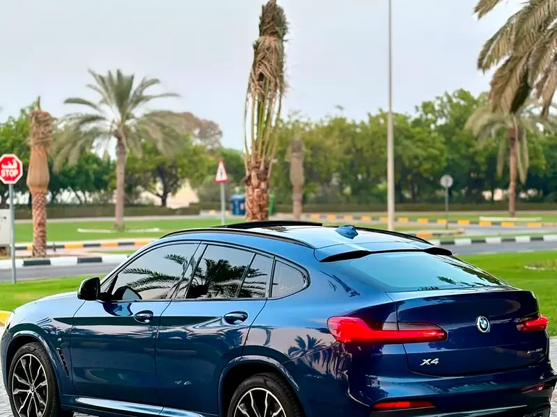2021 BMW X4 xDrive30i M Sport 2.0L turbocharged 4-cylinder Petrol Engine Blue Red SUV GCC Specs