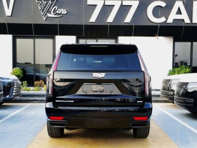 2021 Cadillac Escalade Sport Platinum 6.2L V8 Petrol Engine Black Burgundy SUV GCC Specs