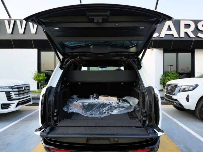 2026 Range Rover Autobiography P530 4.4 Litres 8 Cylinders Petrol Engine White Burgundy SUV