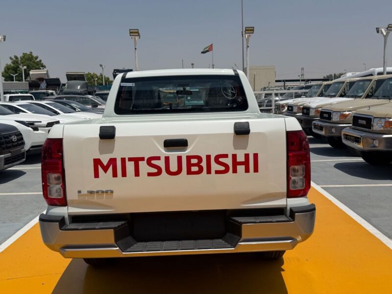 2026 Mitsubishi L200 GL 2.4 Litres 4 Cylinders Diesel Engine White Grey Pickup Truck GCC