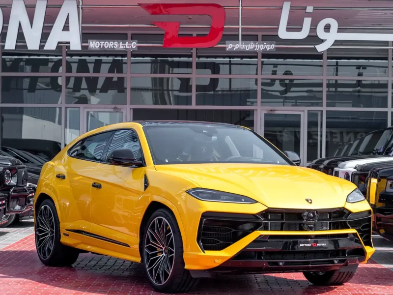 2025 Lamborghini Urus SE V8 4.0 Litres Twin-Turbo Plug-in Hybrid Yellow Black SUV Japanese Specs