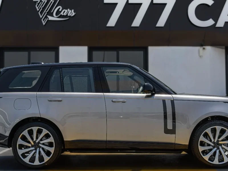 2026 Range Rover Autobiography P530 4.4 Litres 8 Cylinders Petrol Engine Silver White SUV