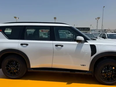2026 Nissan Patrol PRO 4X 3.5-liter twin-turbo V6 Petrol Engine White Black SUV GCC Specs