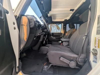 2017 Jeep Wrangler 6 Cylinders Petrol Engine White Black SUV American Spec Excellent Condition