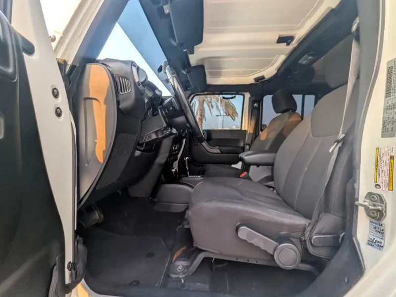 2017 Jeep Wrangler 6 Cylinders Petrol Engine White Black SUV American Spec Excellent Condition
