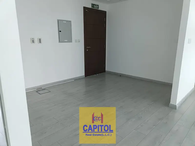 544 sqft High-Floor Office with Amazing Views Burlington Tower Dubai