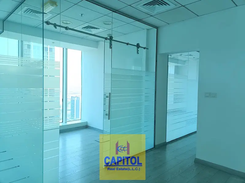 544 sqft High-Floor Office with Amazing Views Burlington Tower Dubai