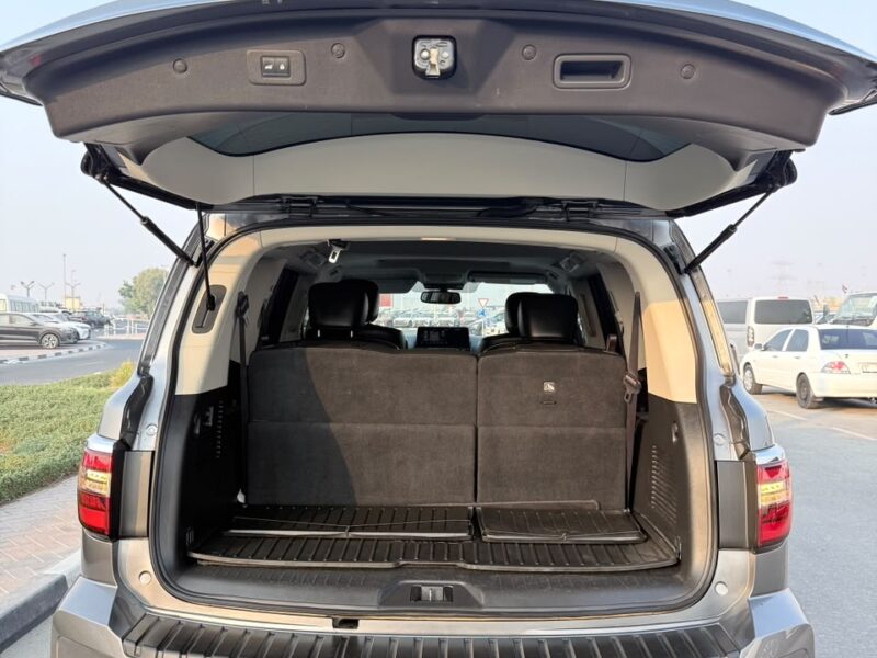 2021 NISSAN ARMADA SL 5.6 Litres V8 VVT Petrol Engine Grey Black SUV American Specs