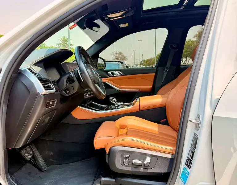 2022 BMW X5 sDrive40i 3.0 Litres 6 Cylinders Petrol Engine White Tan SUV GCC Specs Automatic