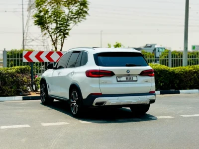 2022 BMW X5 sDrive40i 3.0 Litres 6 Cylinders Petrol Engine White Tan SUV GCC Specs Automatic