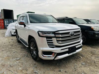 2027 Toyota Land Cruiser ZX 3.5L Twin-Turbocharged V6 Petrol Engine White Beige SUV GCC RHD