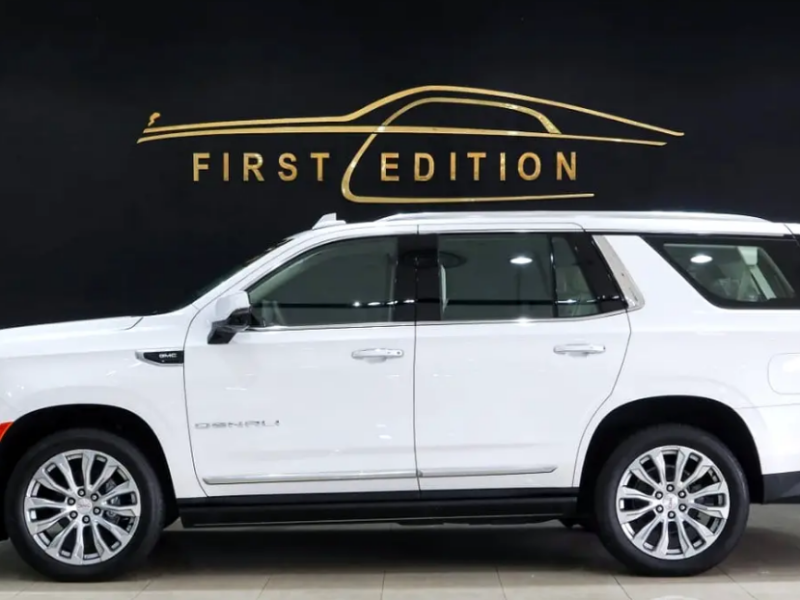 2023 GMC Yukon Denali 6.2 Litres V8 Petrol Engine White Beige SUV GCC Specs Automatic