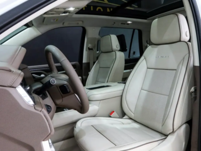 2023 GMC Yukon Denali 6.2 Litres V8 Petrol Engine White Beige SUV GCC Specs Automatic