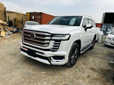 2027 Toyota Land Cruiser ZX 3.5L Twin-Turbocharged V6 Petrol Engine White Beige SUV GCC RHD