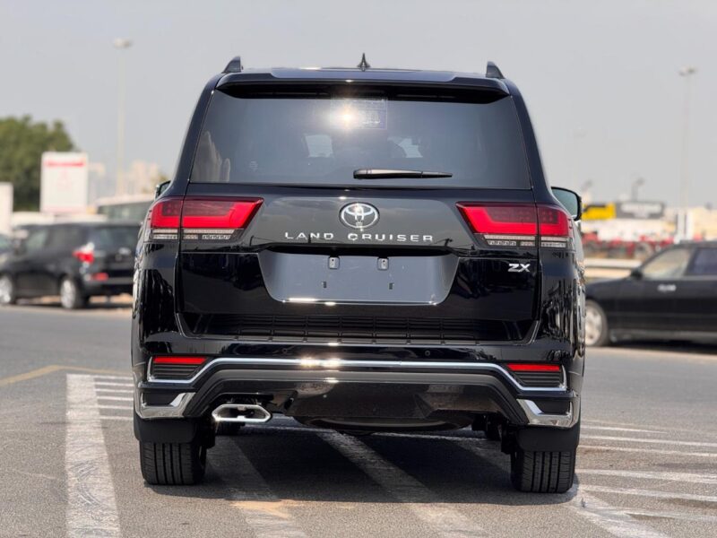 2027 Toyota Land Cruiser ZX 3.5L Twin-Turbocharged V6 Petrol Engine Black SUV GCC Specs RHD