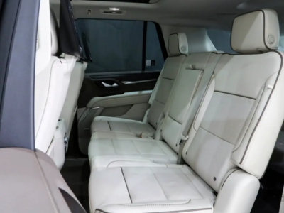 2023 GMC Yukon Denali 6.2 Litres V8 Petrol Engine White Beige SUV GCC Specs Automatic