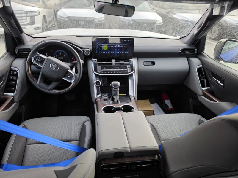2026 Toyota Land Cruiser 4.0 Litres 6 Cylinders Petrol Engine Blue Grey SUV GCC Specs