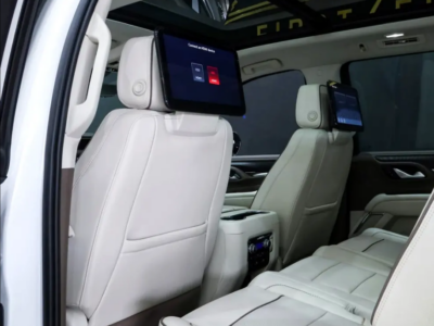 2023 GMC Yukon Denali 6.2 Litres V8 Petrol Engine White Beige SUV GCC Specs Automatic