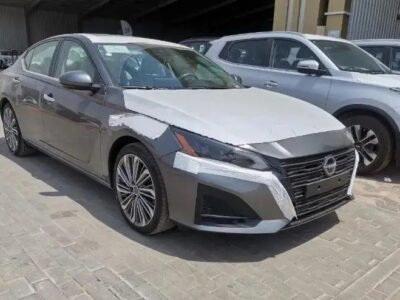 2025 Nissan Altima 2.5L Naturally Aspirated 4 Cylinders Petrol Engine Grey Beige Sedan GCC