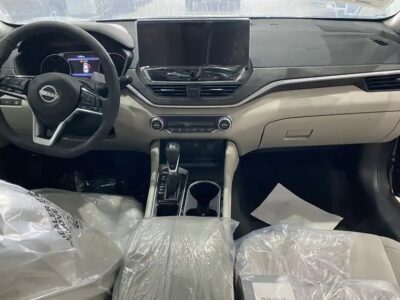 2025 Nissan Altima 2.5L Naturally Aspirated 4 Cylinders Petrol Engine Grey Beige Sedan GCC