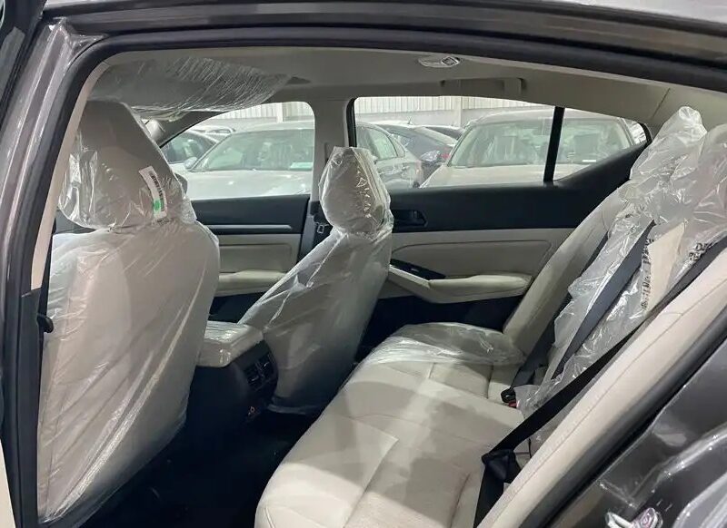 2025 Nissan Altima 2.5L Naturally Aspirated 4 Cylinders Petrol Engine Grey Beige Sedan GCC