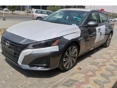 2025 Nissan Altima 2.5L Naturally Aspirated 4 Cylinders Petrol Engine Grey Beige Sedan GCC