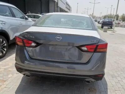 2025 Nissan Altima 2.5L Naturally Aspirated 4 Cylinders Petrol Engine Grey Beige Sedan GCC