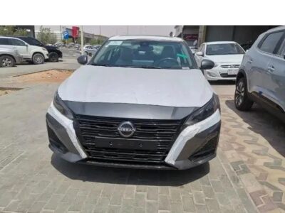 2025 Nissan Altima 2.5L Naturally Aspirated 4 Cylinders Petrol Engine Grey Beige Sedan GCC