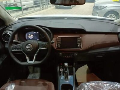 2025 Nissan Kicks 2.0-liter DOHC 4-Cylinder Petrol Engine Grey Brown SUV Automatic