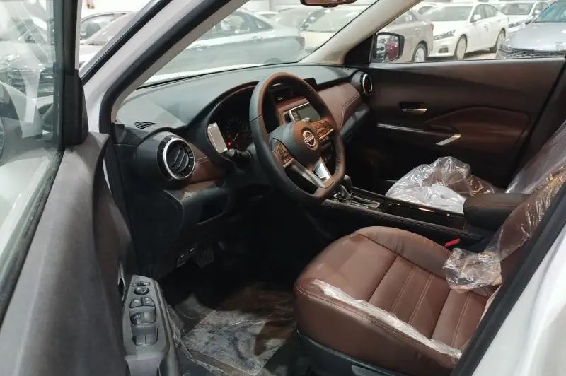 2025 Nissan Kicks 2.0-liter DOHC 4-Cylinder Petrol Engine Grey Brown SUV Automatic
