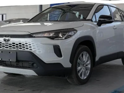 2026 Toyota Corolla Cross GLI 2.0 Litres 4 Cylinders Hybrid Engine White Black SUV Chinese Specs