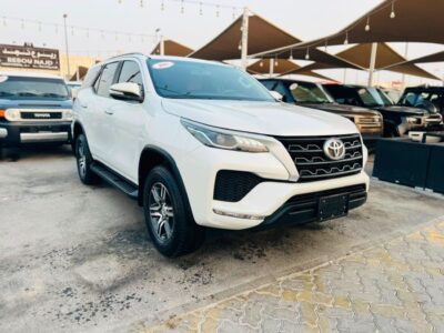 2023 Toyota Fortuner EXR 2.7 Litres 4 Cylinders Petrol Engine White Brown SUV GCC Specs Full Option