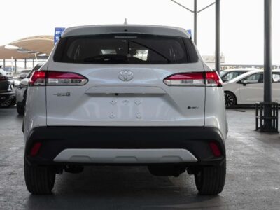 2026 Toyota Corolla Cross GLI 2.0 Litres 4 Cylinders Hybrid Engine White Black SUV Chinese Specs