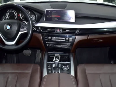 2014 BMW X5 xDrive35i 3.0L TwinPower Turbo inline-6 Engine White Black SUV GCC Specs