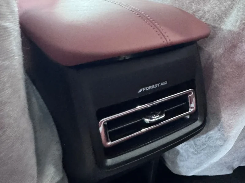 2026 Changan UNI-Z 1.5 Litres 4 Cylinders Petrol Engine White Red SUV Chinese Specs Fully Loaded