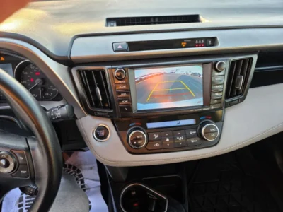 2018 Toyota RAV 4 XLE 2.5 Litres 4 Cylinders Petrol Engine White SUV American Specs FULL OPTION