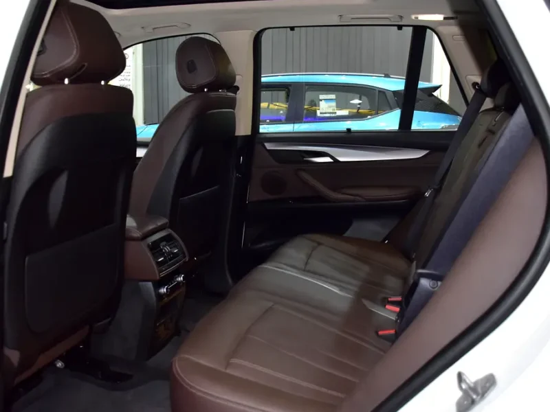 2014 BMW X5 xDrive35i 3.0L TwinPower Turbo inline-6 Engine White Black SUV GCC Specs