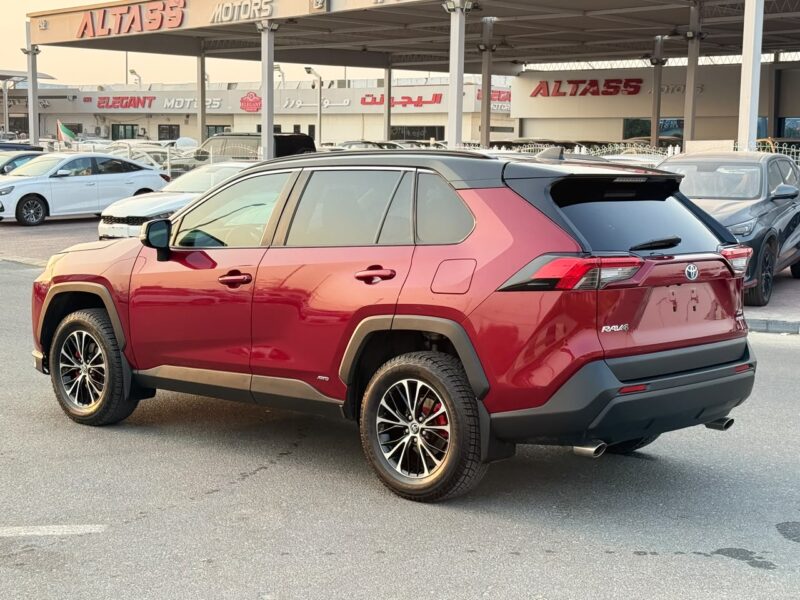 2023 TOYOTA RAV 4 XLE 2.5 litres 4 Cylinders Petrol Engine Red Grey SUV American Specs