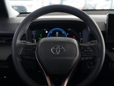 2026 Toyota Corolla Cross GLI 2.0 Litres 4 Cylinders Hybrid Engine White Black SUV Chinese Specs