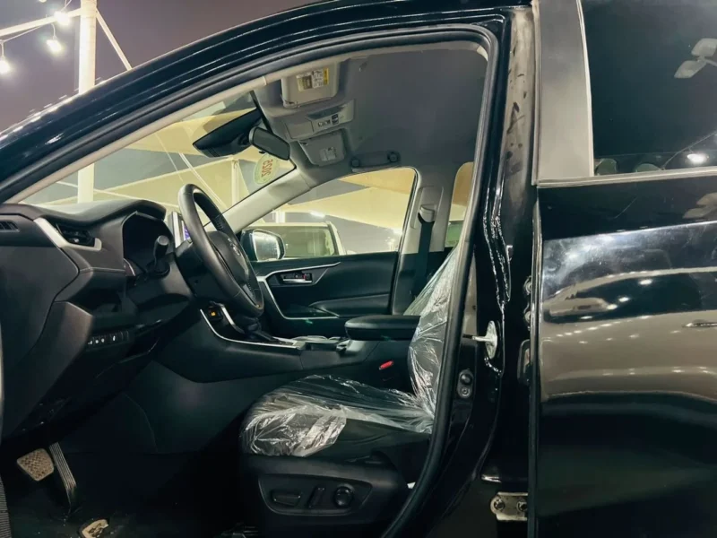 2025 Toyota RAV 4 XLE 2.5 Litres 4 Cylinders Petrol Engine Black SUV Canadian Specs FULL OPTION