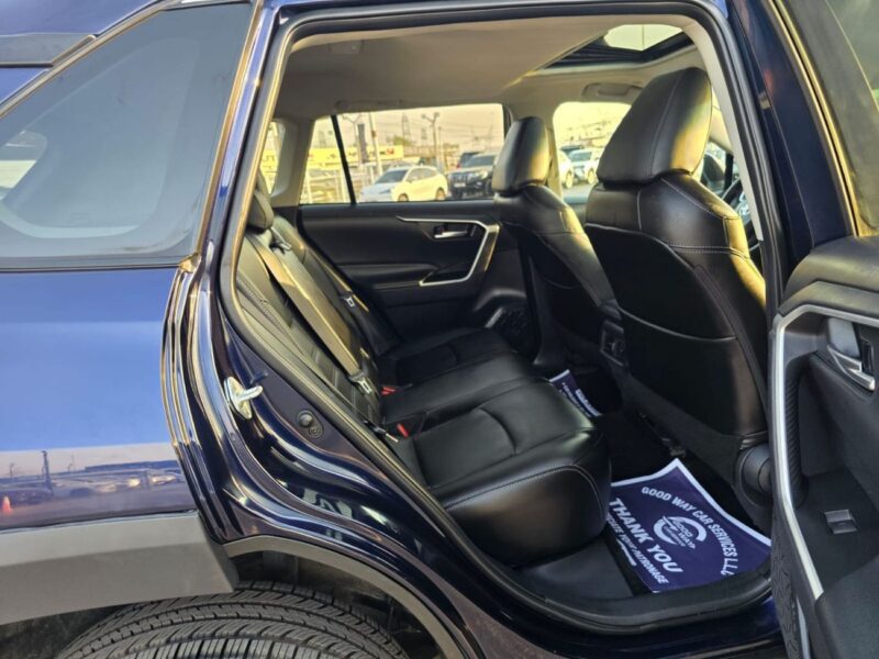 2024 Toyota RAV 4 XLE 2.5 Litres 4 Cylinders Petrol Engine Black SUV American Specs FULL OPTION