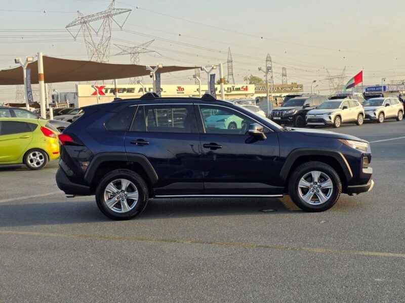 2024 Toyota RAV 4 XLE 2.5 Litres 4 Cylinders Petrol Engine Black SUV American Specs FULL OPTION