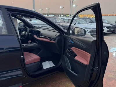 2026 Changan X5 Plus Pioneer 1.5 Litres 4 Cylinders Petrol Engine Black Red SUV Chinese Specs
