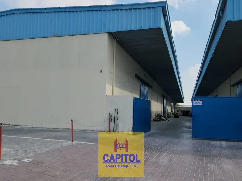 220 sqft Al Quoz Industrial Area 3 Small Storage Warehouse for Rent only 17600 Per month