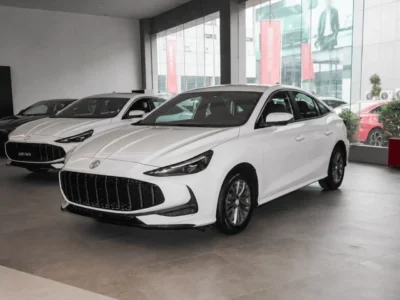2026 MG MG 5 LUX 1.5 Litres 4 Cylinders Petrol Engine White Black Sedan Chinese Specs Automatic