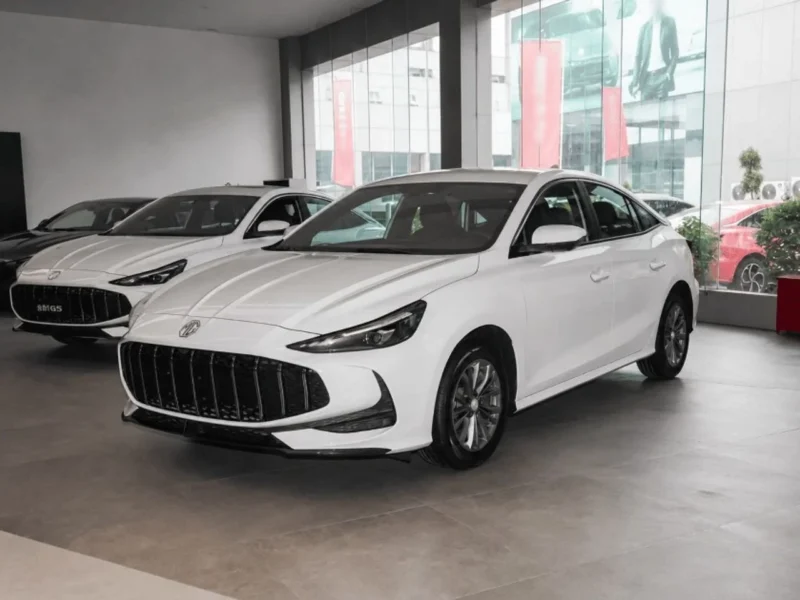 2026 MG MG 5 LUX 1.5 Litres 4 Cylinders Petrol Engine White Black Sedan Chinese Specs Automatic