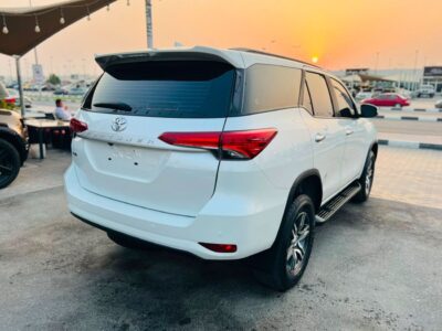 2023 Toyota Fortuner EXR 2.7 Litres 4 Cylinders Petrol Engine White Brown SUV GCC Specs Full Option