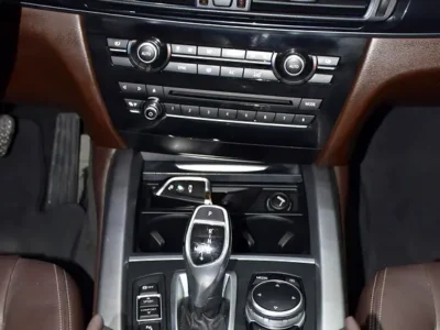 2014 BMW X5 xDrive35i 3.0L TwinPower Turbo inline-6 Engine White Black SUV GCC Specs