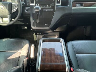 2021 Toyota Granvia PREMIUM 3.5 Litres V6 Petrol Engine Black Van GCC Specs RWD FULL OPTIONS